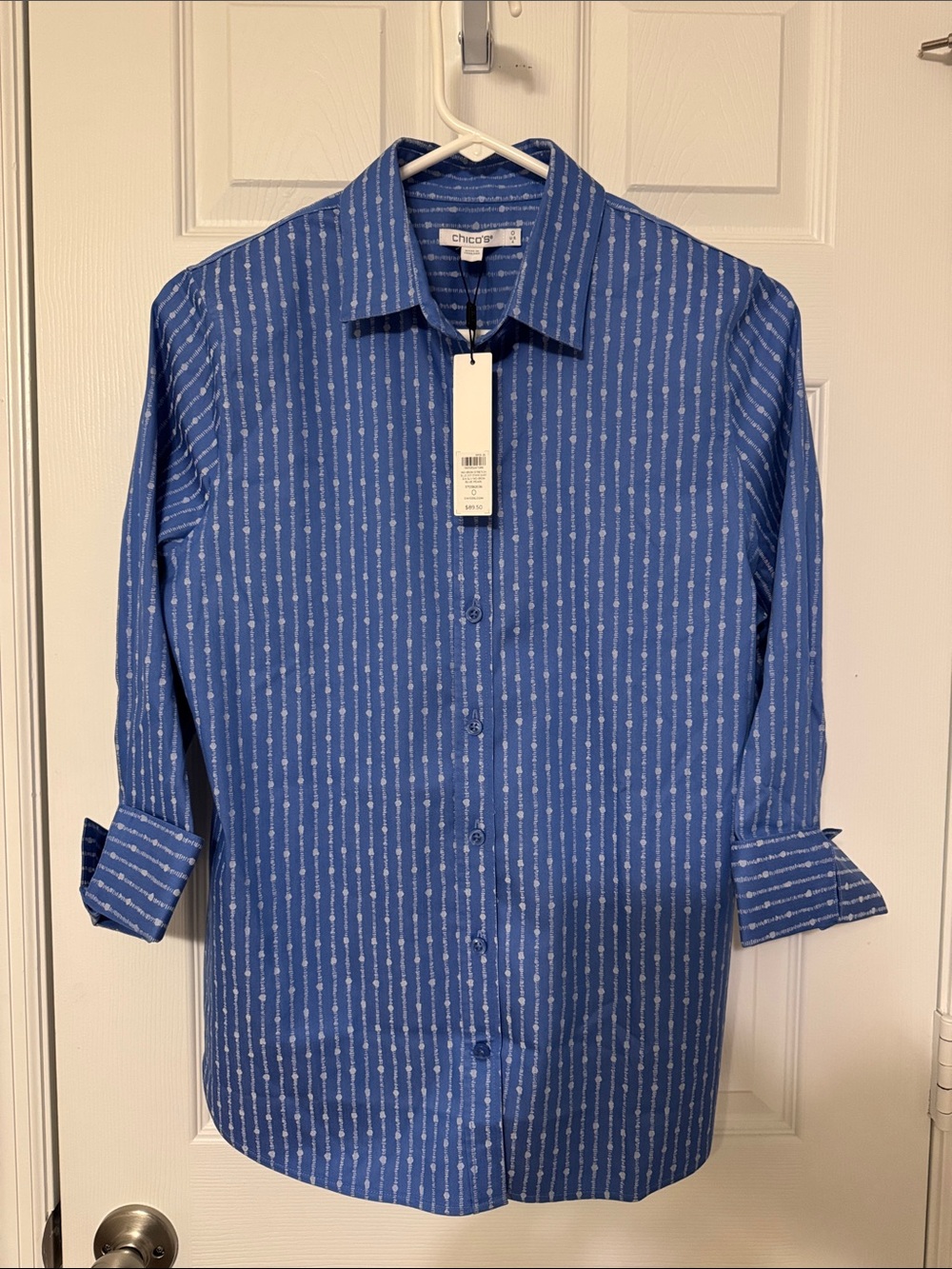 Chico’s No Iron Stretch Blue Dot Button Down Shirt Size 0 NWT